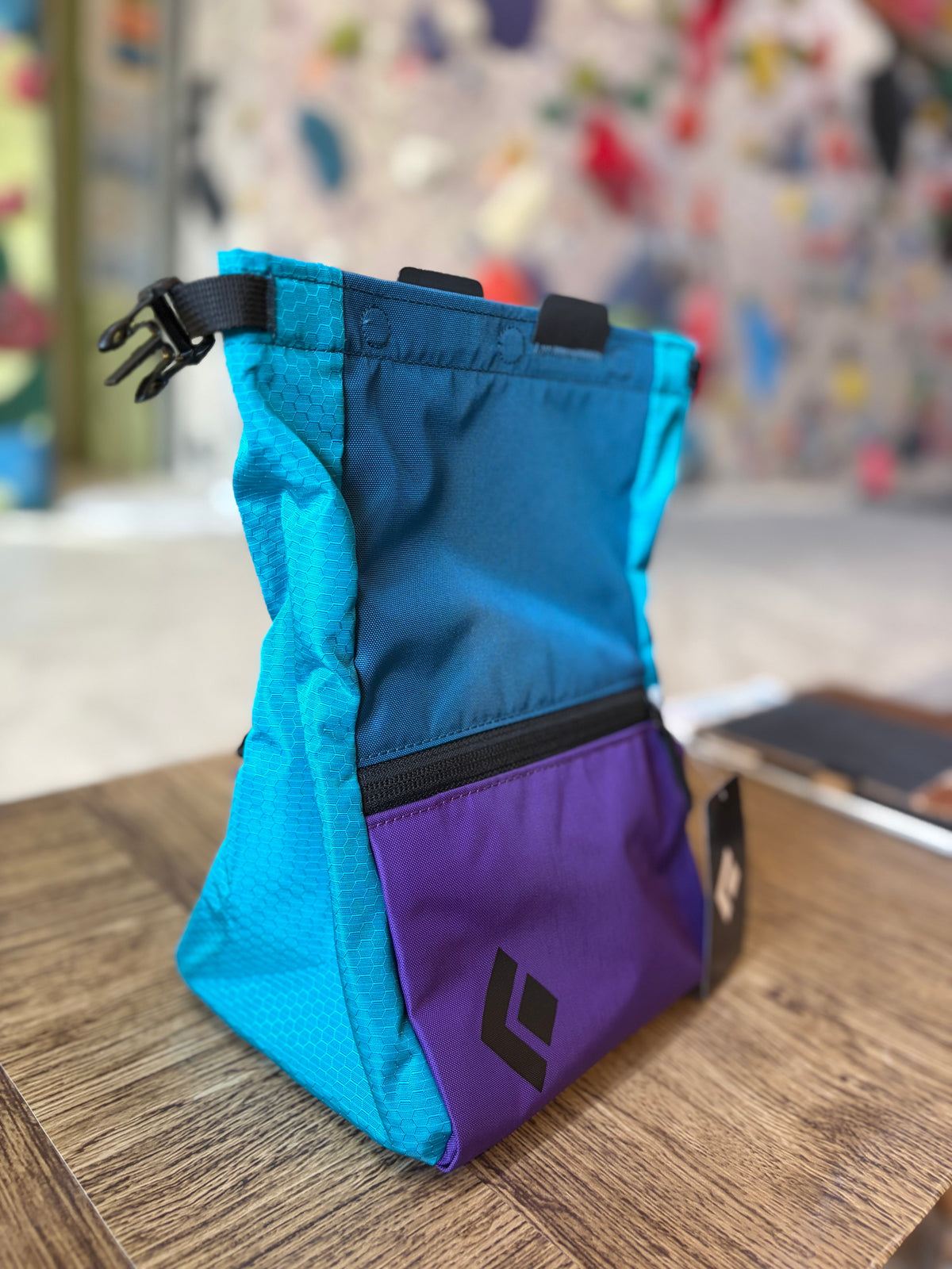 [Black Diamond] Mondo Chalk Pod [Repo Blue]
